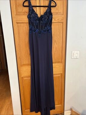 Elegant Navy Beaded V-Neck Prom Gown